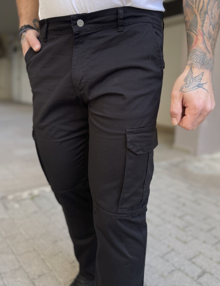 Ανδρικό cargo ίσιο μαύρο υφασμάτινο παντελόνι BO1682 φωτογραφία